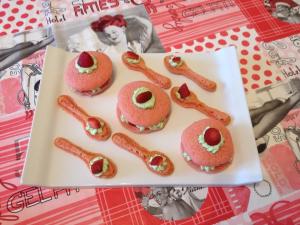 Whoopies Fraise au cœur de pistache Et whoopies version cuillère