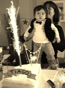 Tiago souffle sa bougie